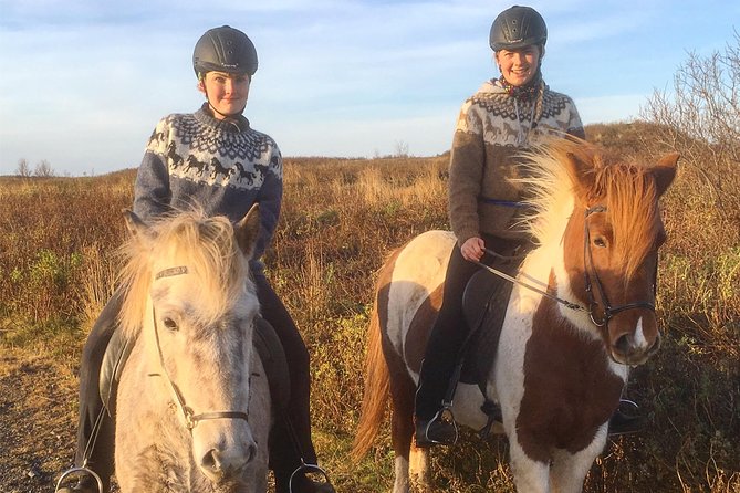2 hours Private Horse Riding to Lake Hafravatn, Reykjavík - Mos - A calm ride from Mosfellsbær toward Lake Hafravatn