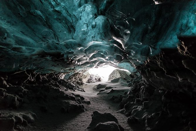 3-Day Golden Circle, Ice Cave and Glacier Lagoon Small-Group Tour - The mini bus experience: comfort, Wi‑Fi, and real pickup limits