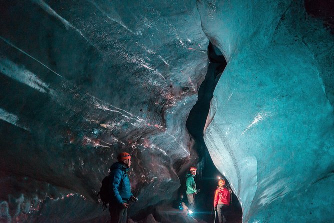 3-Day Golden Circle, Ice Cave and Glacier Lagoon Small-Group Tour - Day 2: Jökulsárlón, Diamond Beach, and an ice cave on Vatnajökull