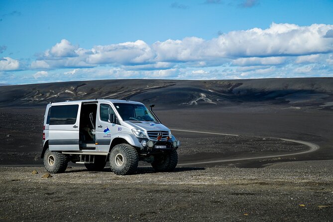 3-Day Icelandic Highlands, Háifoss & Grænihryggur Hiking Tour - Day 1: Ljótipollur and Frostastaðavatn, then hut life in Landmannalaugar
