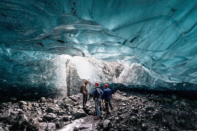 4-Day Iceland: Golden Circle, South Coast, Volcano Hike & Northern Lights - Day 1: Golden Circle Classics, Plus the Waterfall Road to Vík