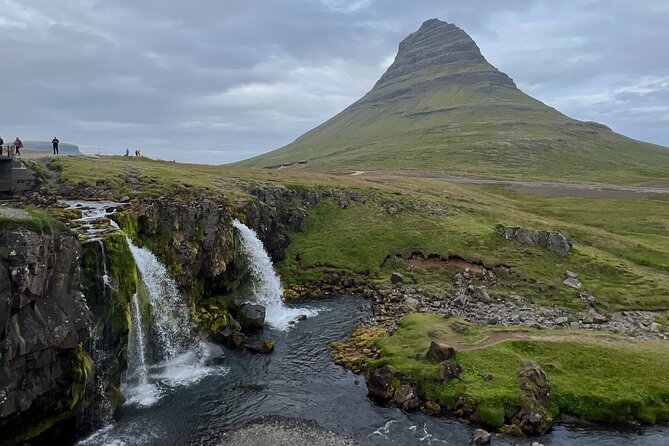 5 Days Snæfellsnes, Golden Circle and South Coast Private Tour - Snæfellsnes Day 1: Ytri Tunga seals, Budakirkja’s black church, and Kirkjufell magic