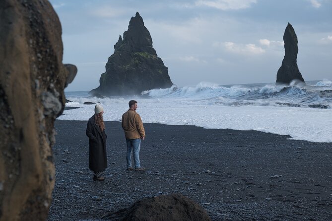 6-day Ultimate Iceland Tour: Photography and Northern Lights - Day 3: West-side nature details, black-sand beaches, and Kirkjufell’s silhouette