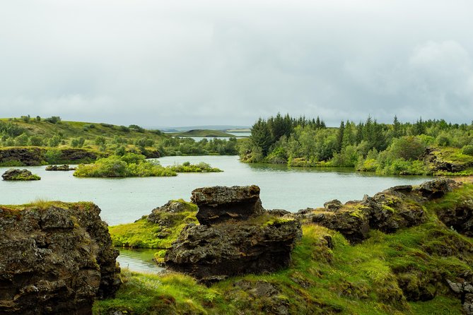 7-Day Small Group Journey Around Iceland - Day 5: Jökulsárlón Amphibian Boat, Diamond Beach, and the South Coast Icons