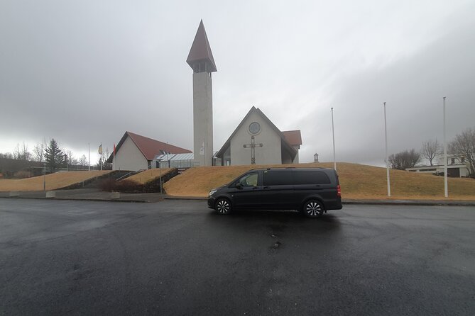 Airport Transfer - Meeting your chauffeur: name sign, on-time pickup, and real-world confidence