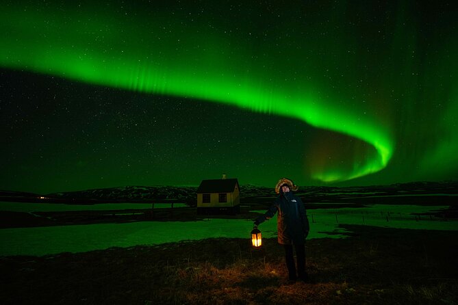 Award Winning Private Northern Lights Tour with All Inclusive - Stop 2: Reykjanes Peninsula — big-sky darkness for aurora viewing
