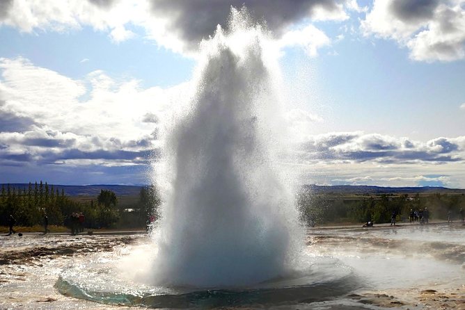 Blue lagoon Premium and Private Golden circle tour - Geysir and Strokkur: catching eruptions without the stress