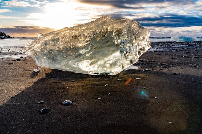 Diamond Beach & Jökulsárlón Floating Glacier Guided Day Tour - Vatnajökull National Park Observation Deck: The Glacier at a Larger Scale