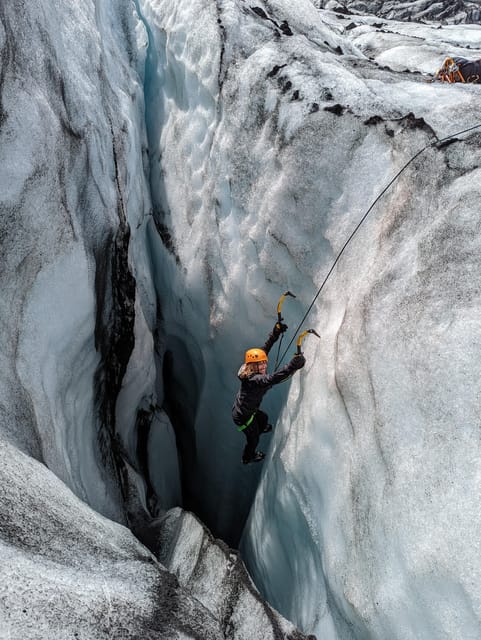 Exclusive Ice Climbing Experience on Sólheimajökull - Sólheimajökull glacier tongue: the scale hit you can’t fake