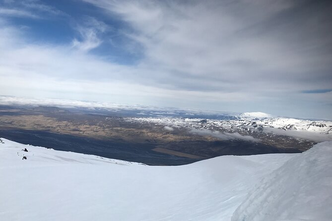 Eyjafjallajökull by Super Jeep - The glacier walk: what you should expect from the guide-led experience