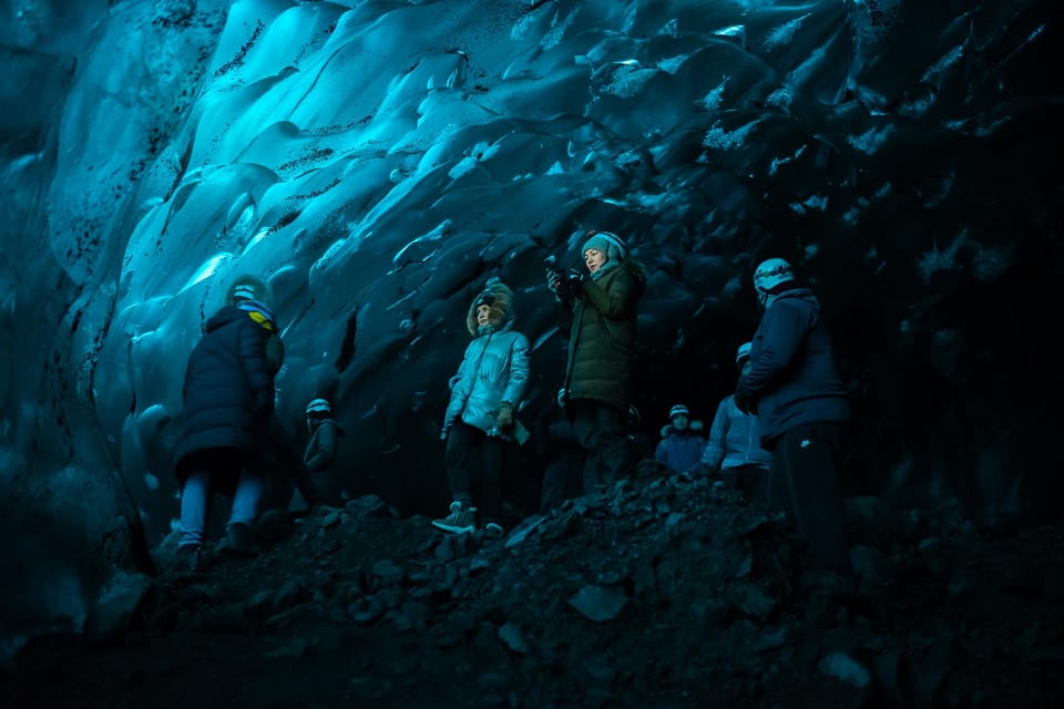 From Jökulsárlón: Vatnajökull Glacier Blue Ice Cave Tour - Breiðamerkurjökull photo stop: where the day switches from road to ice