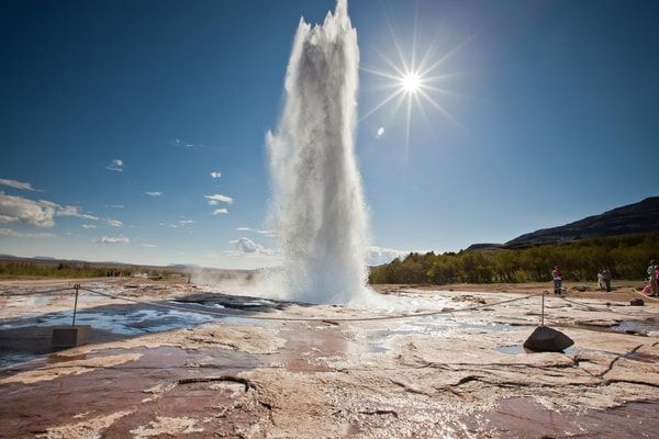 From Reykjavik: Best of Golden Circle Guided Tour - Þingvellir National Park: the tectonic plates you can stand beside