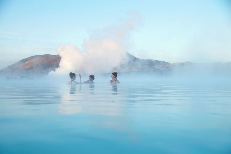 From Reykjavik: Blue Lagoon and Northern Lights Tour - A practical plan for packing and dressing