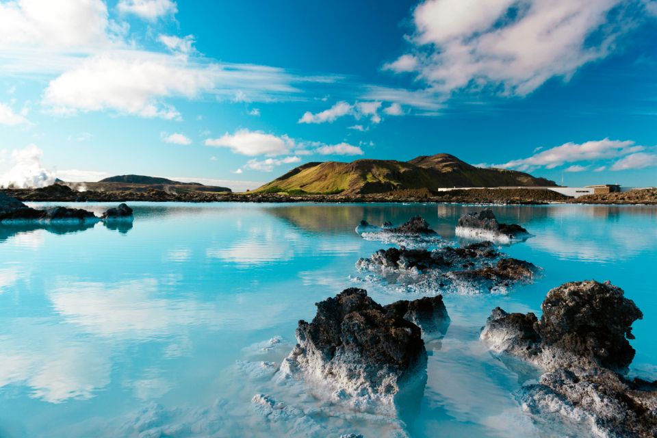 From Reykjavik: Blue Lagoon Entry with Round-Trip Transfers - The route from Reykjavík: Smartbus pickup and the geothermal coach ride