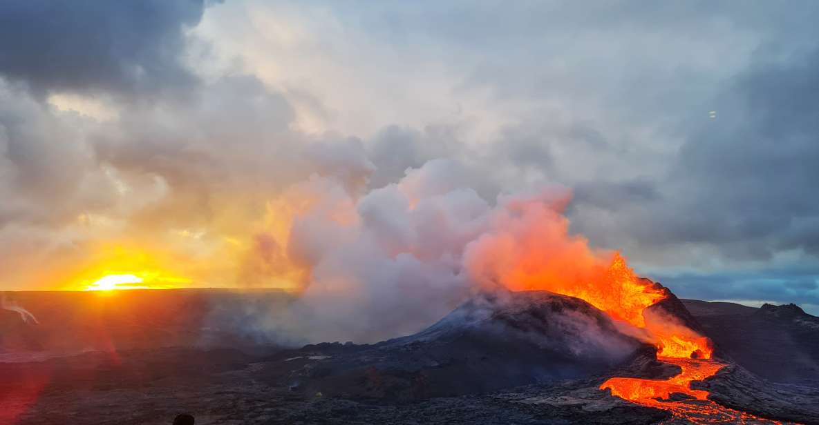 From Reykjavík: Fagradalsfjall Volcano Hike with Geologist - Why the Fagradalsfjall crater hike feels different with a geologist in tow