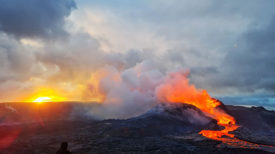From Reykjavík: Fagradalsfjall Volcano Hike with Geologist - Getting there from Reykjavík: the drive that sets up the science