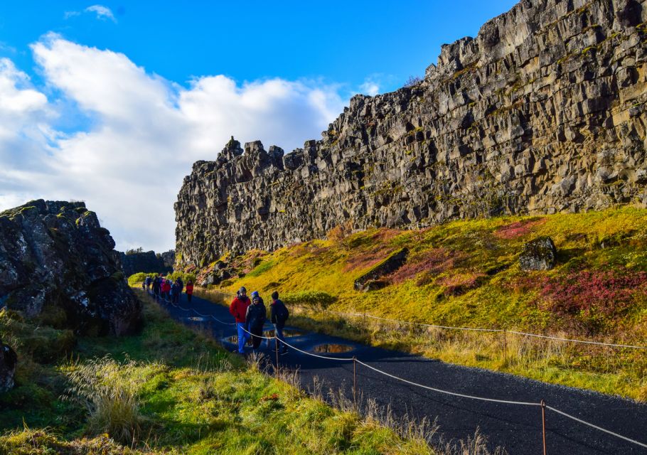 From Reykjavik: Golden Circle and Lava Caving Adventure - Þingvellir National Park: Parliament Fields and the visible rift valley