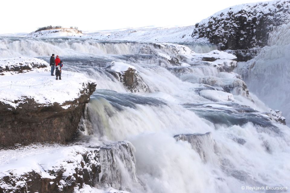 From Reykjavik: Golden Circle and Northern Lights Combo - Guides that make it better: why the person on the mic matters