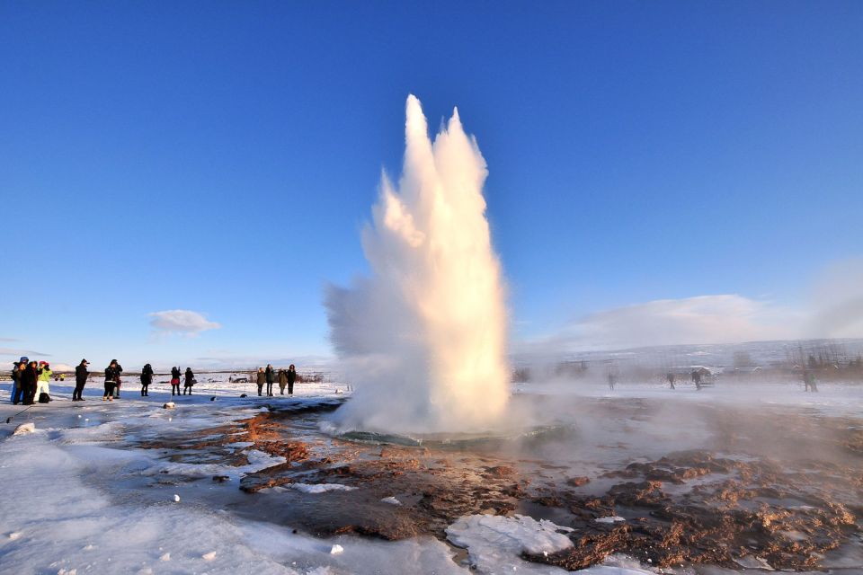 From Reykjavik: Golden Circle and Northern Lights Tour - Gullfoss Waterfall: A 32-Meter Drop Into a Canyon