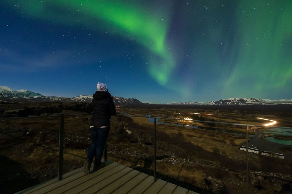 From Reykjavik: Golden Circle and Northern Lights Tour - Coach Comfort, Wi‑Fi, and the Pace of a 9-Hour Loop