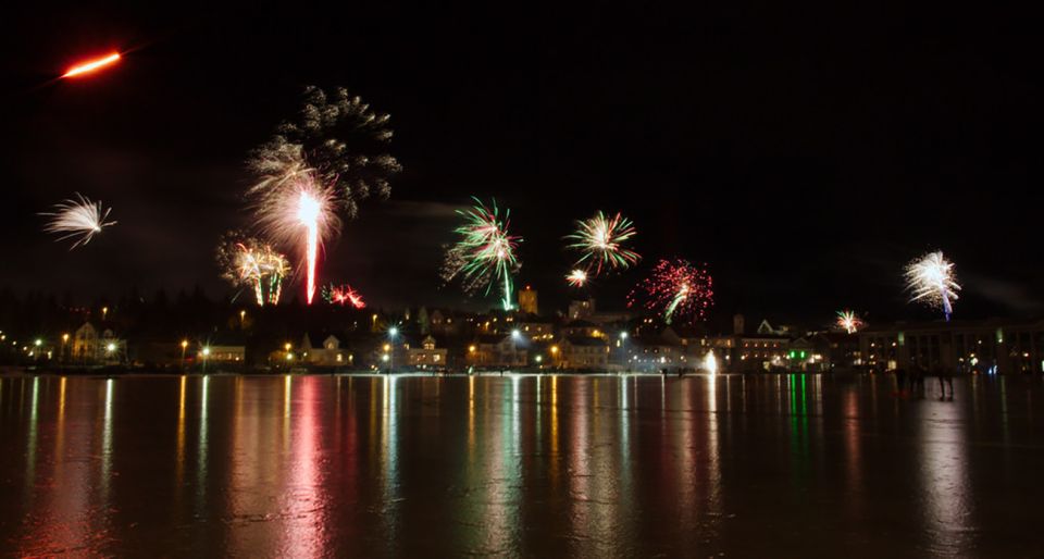 From Reykjavik: New Years Fireworks by Boat - Watching New Year’s Eve fireworks from Faxaflói Bay