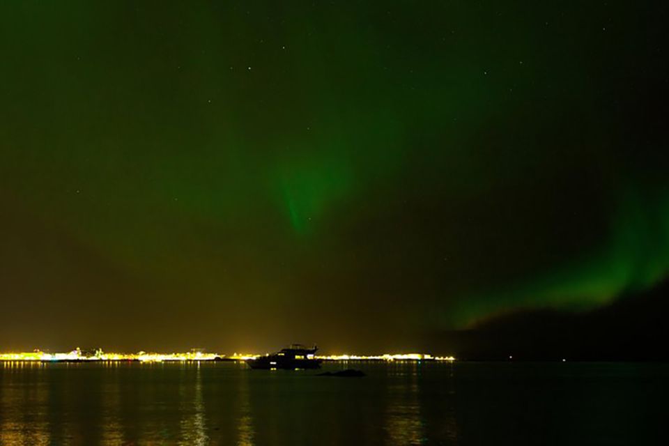 From Reykjavik: New Years Fireworks by Boat - Comfort and warmth: what to wear for a winter night at sea