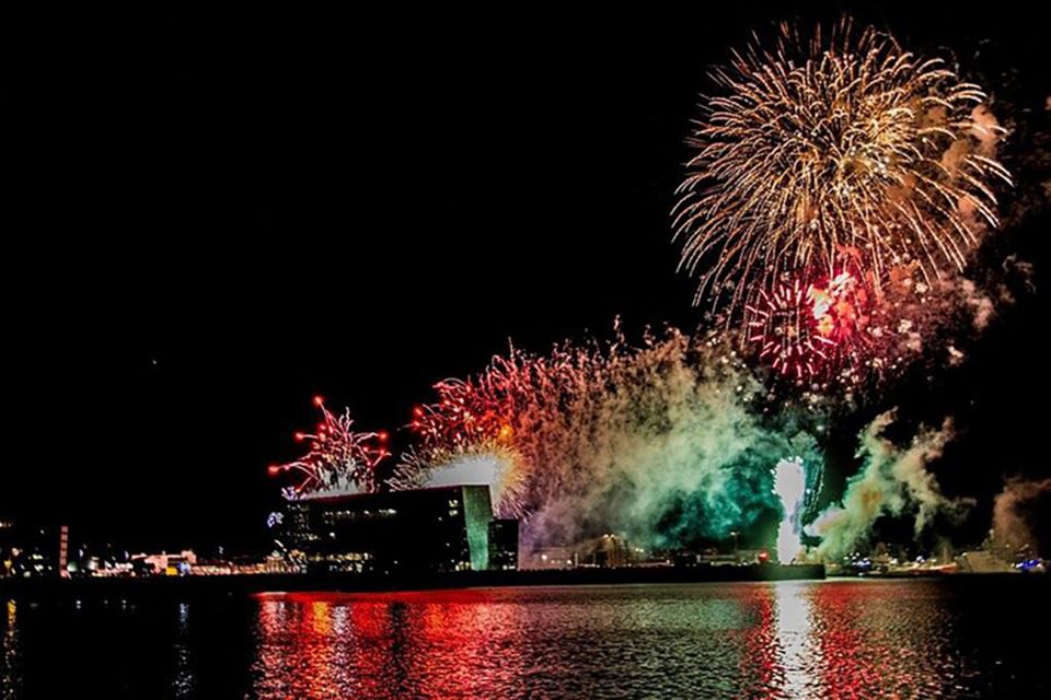 From Reykjavik: New Years Fireworks by Boat - Guide, language, and onboard atmosphere