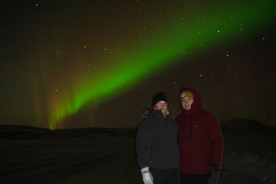 From Reykjavik: Northern Lights Guided Tour with Photos - The warm waiting part: blankets, hot chocolate, and stargazing