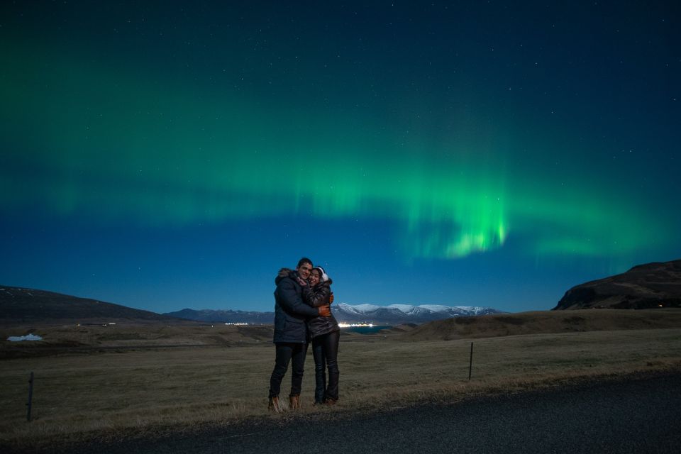From Reykjavik: Northern Lights Guided Tour with Photos - Aurora photos: how the guide makes sure everyone gets a shot