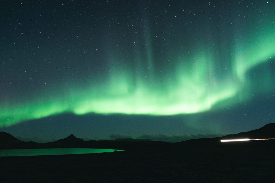 From Reykjavik: Northern Lights Sightseeing Cruise - Aurora Spotting and Photos: What to Do When the Sky Gives You Green