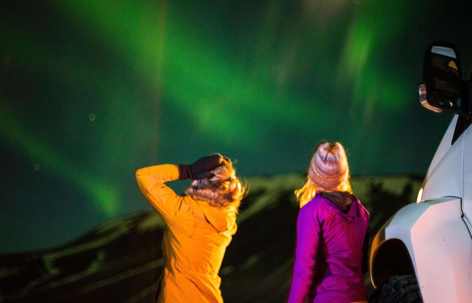 From Reykjavík: Northern Lights Super Jeep Tour - Warm gear, hot chocolate, and the photo extras that make it feel finished