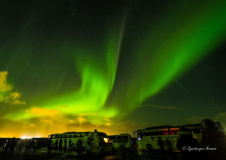 From Reykjavik: Northern Lights Tour - Dressing for real cold: what you’ll want in your jacket