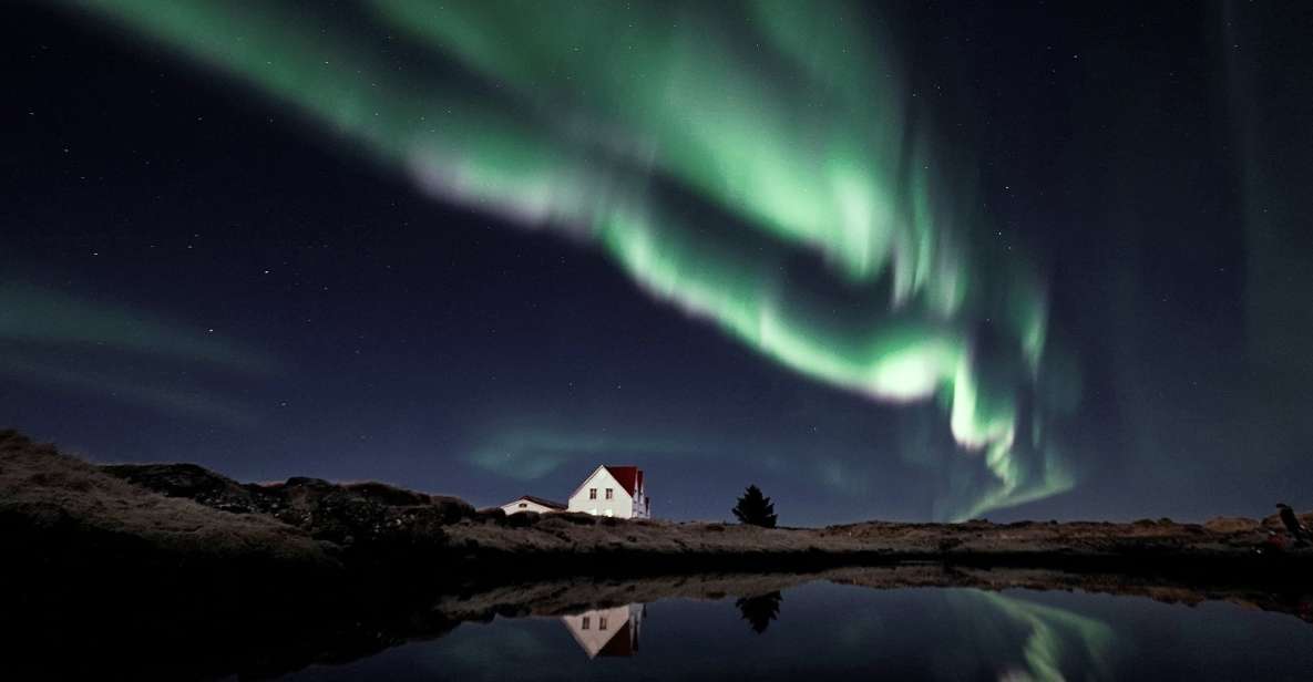 From Reykjavík: Northern Lights Tour with Hot Cocoa & Photos - The guided viewing stop: what you might see in the night sky
