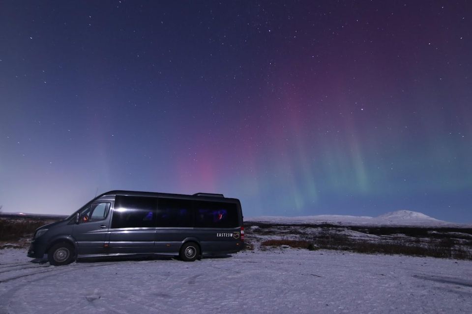 From Reykjavík: Northern Lights Tour with Hot Cocoa & Photos - What to bring so you actually enjoy the viewing