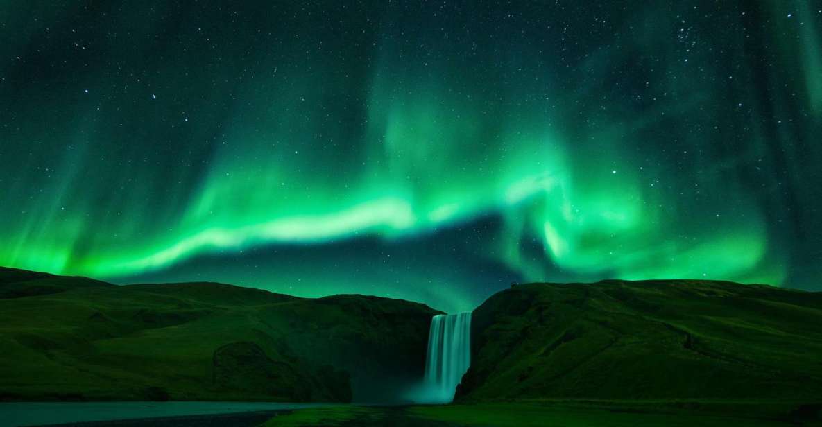 From Reykjavik: Northern Lights Tour with Lifetime Guarantee - Why a Reykjavik Northern Lights tour beats DIY light-chasing