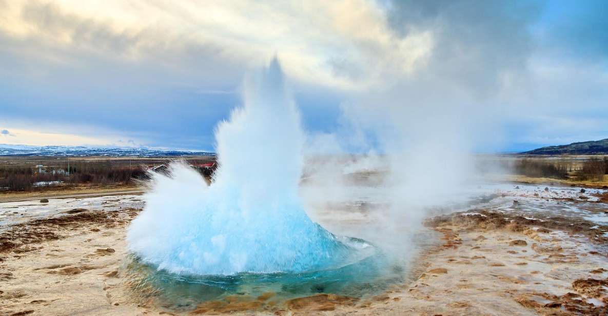 From Reykjavik: Private Golden Circle Day Tour by Jeep - Thingvellir: where the tectonic plates show their work