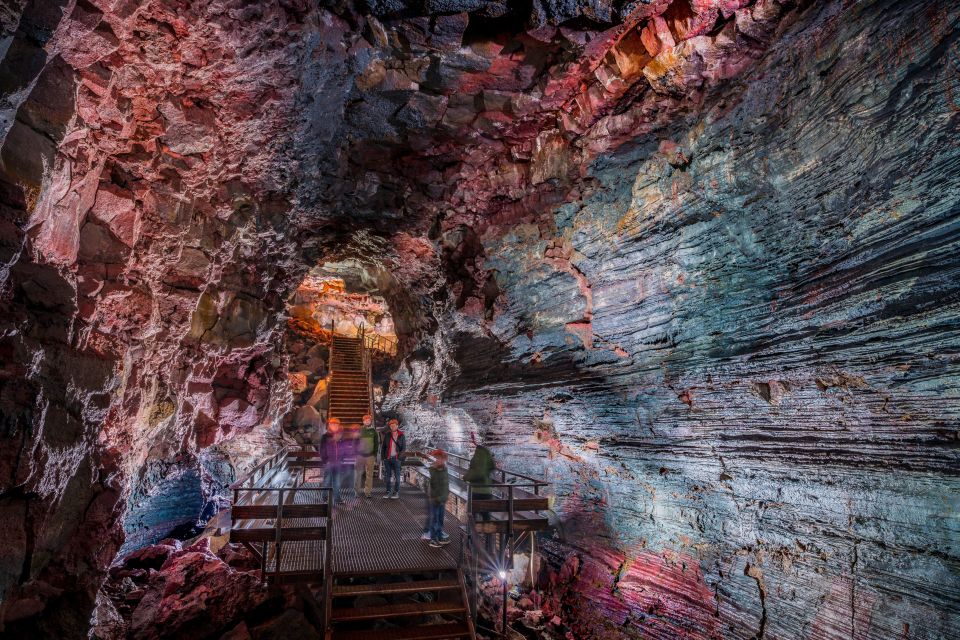 From Reykjavik: Raufarhólshellir Lava Tunnel by Bus - Walking the Leitahraun lava route from 5,200 years ago