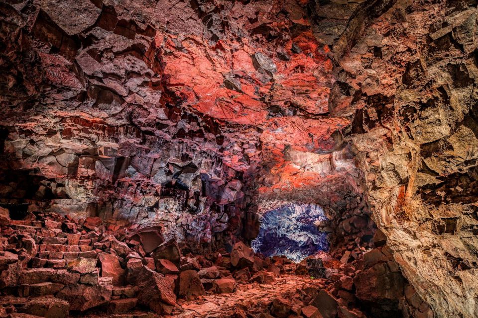 From Reykjavik: Raufarhólshellir Lava Tunnel by Bus - Hearing the cave and experiencing the real darkness