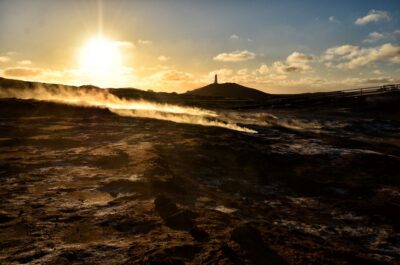 From Reykjavik: Reykjanes Geopark Tour & Airport Transfer - Getting out of Reykjavik: pickup, minibus comfort, and the 7-hour plan