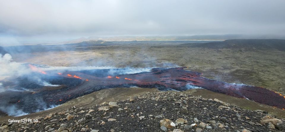 From Reykjavik: Reykjanes Geopark Tour and Sky Lagoon Visit - Sky Lagoon After the Hike: The Infinity Pool and 7-Step Ritual