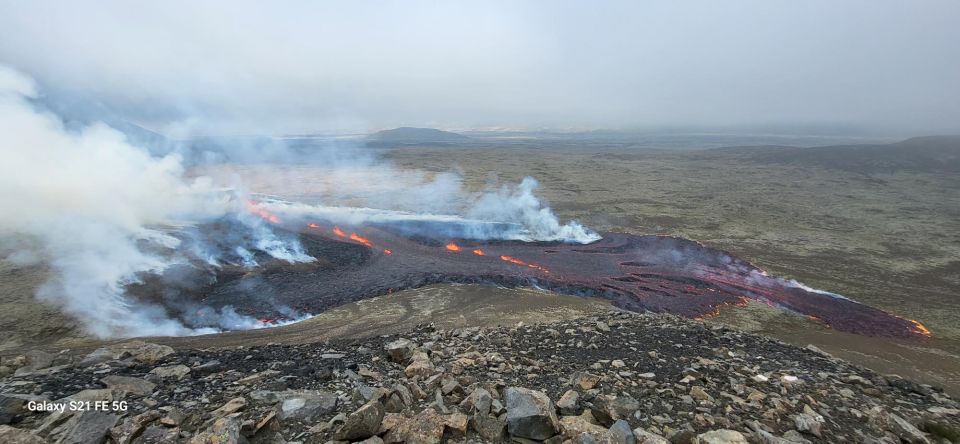 From Reykjavik: Reykjanes Geopark Tour and Sky Lagoon Visit - Timing and Logistics: Bus Stops, Transfers, and What to Expect