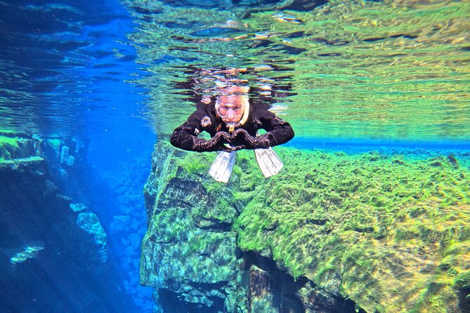 From Reykjavik- Silfra Snorkeling transfer included - Guide quality: instruction that keeps you calm