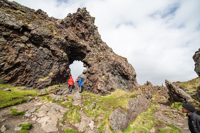 From Reykjavík: Snaefellsnes & Kirkjufell Small Group Day Tour - Borgarnes coffee stop: a quick Viking context reset