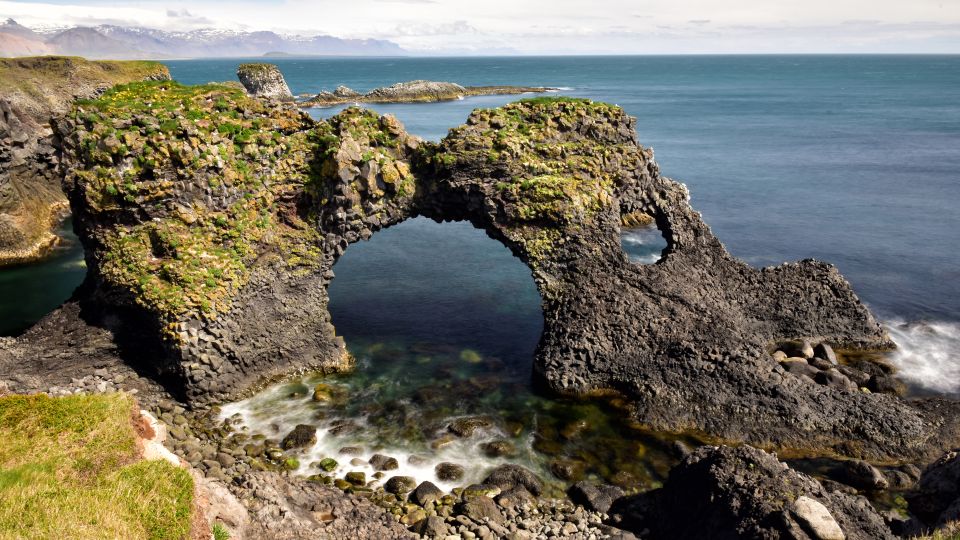 From Reykjavik: Snaefellsnes National Park - Small Group - The morning rhythm from Reykjavík: pickups, timing, and a real mini-ride