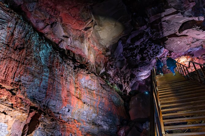 From Reykjavík: The Lava Tunnel tour with Round-trip Transfer - Raufarholshellir: where Iceland’s lava tube story becomes physical