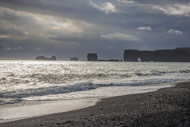 Full Day South Coast to Vík - Guided Tour - Seljalandsfoss first: when walking behind the falls is possible