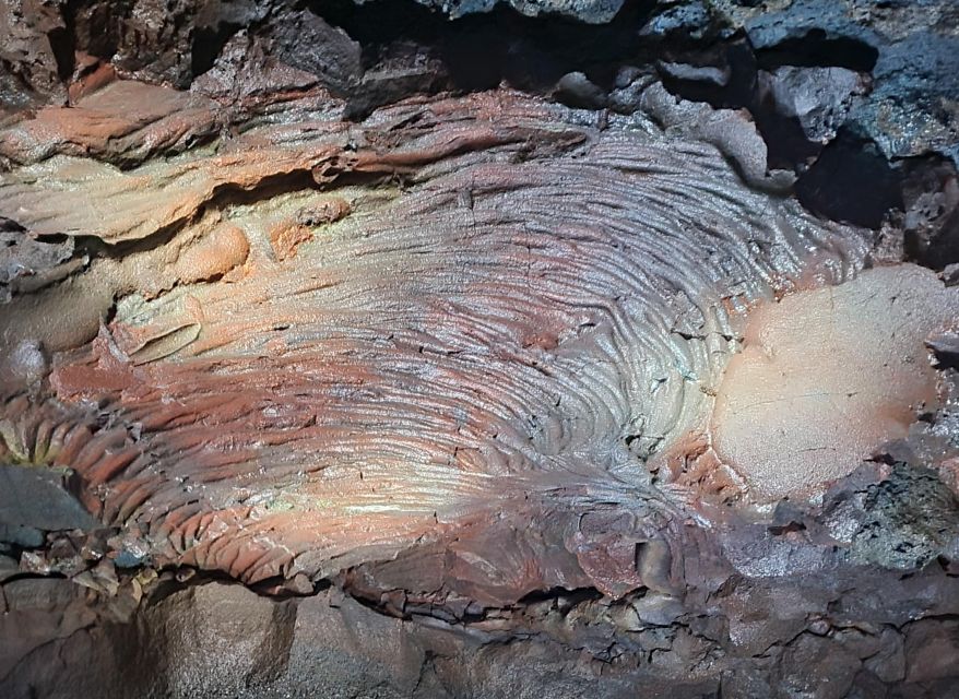 Geological Lava Tunnel Adventure - Arnarker Cave - Inside the tunnel: what the caving feels like (boulders included)