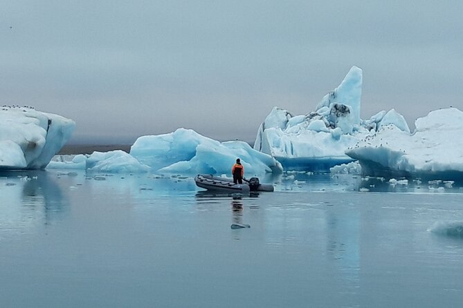 Glacier Lagoon Private Tour with Private Zodiac boat ride on the Iceberg Lagoon - Skógafoss: the thunder-cascade stop that keeps momentum