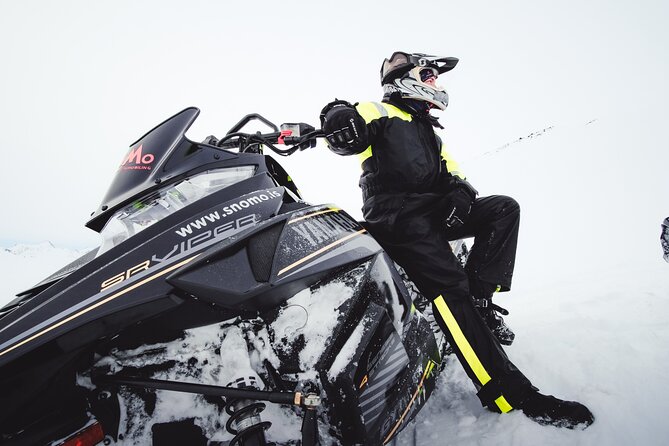 Glacier Rush – Fast pace snowmobile - SnoMo Glacier - Gear check: what’s provided, what you still need to bring