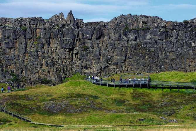 Golden Circle Day Trip with Fridheimar Greenhouse visit from Reykjavik - Þingvellir National Park: walking on the North American–Eurasian rift